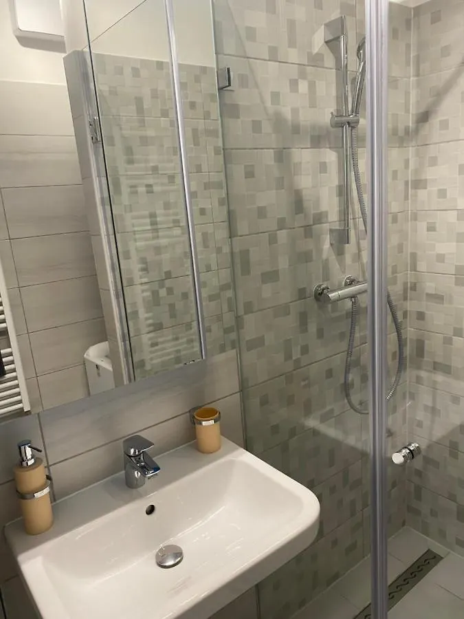 Sano Apartman Budapeste 0*,